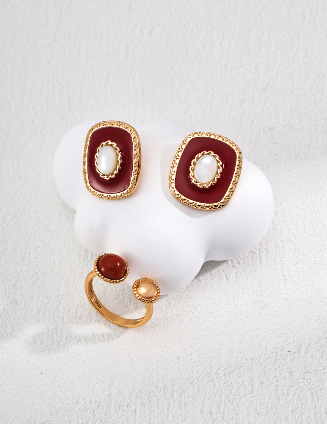 Radiant Red Shell Elegance