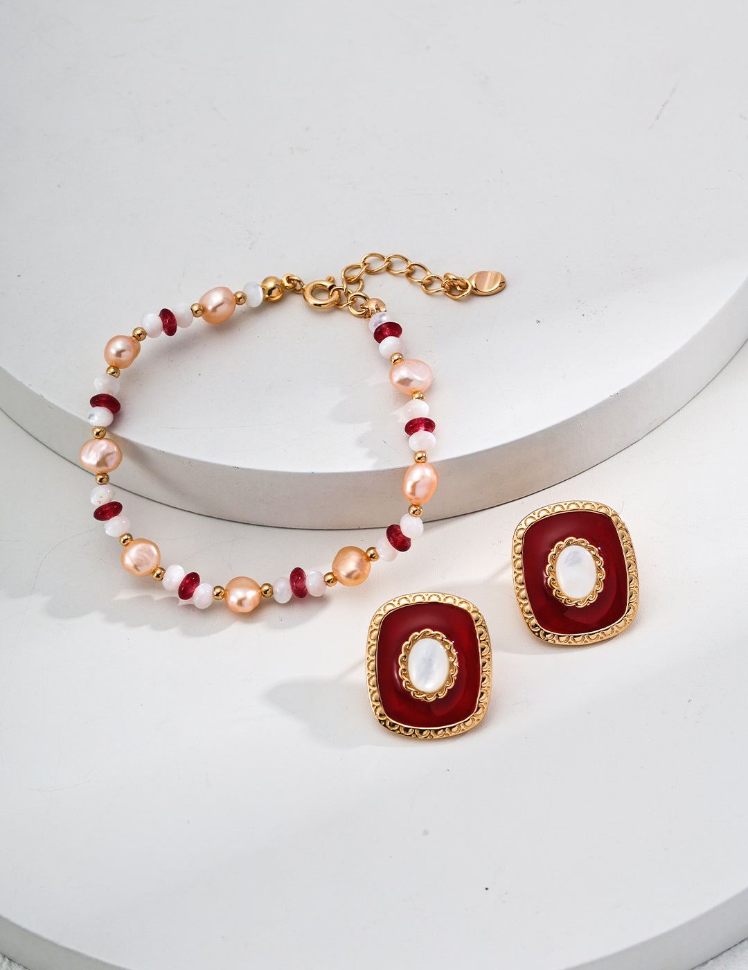 Radiant Red Shell Elegance